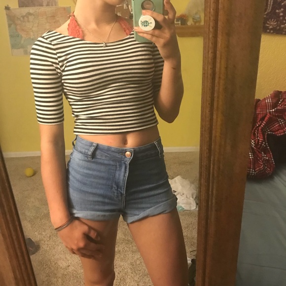 Black and white stripped tank top - Picture 4 of 5